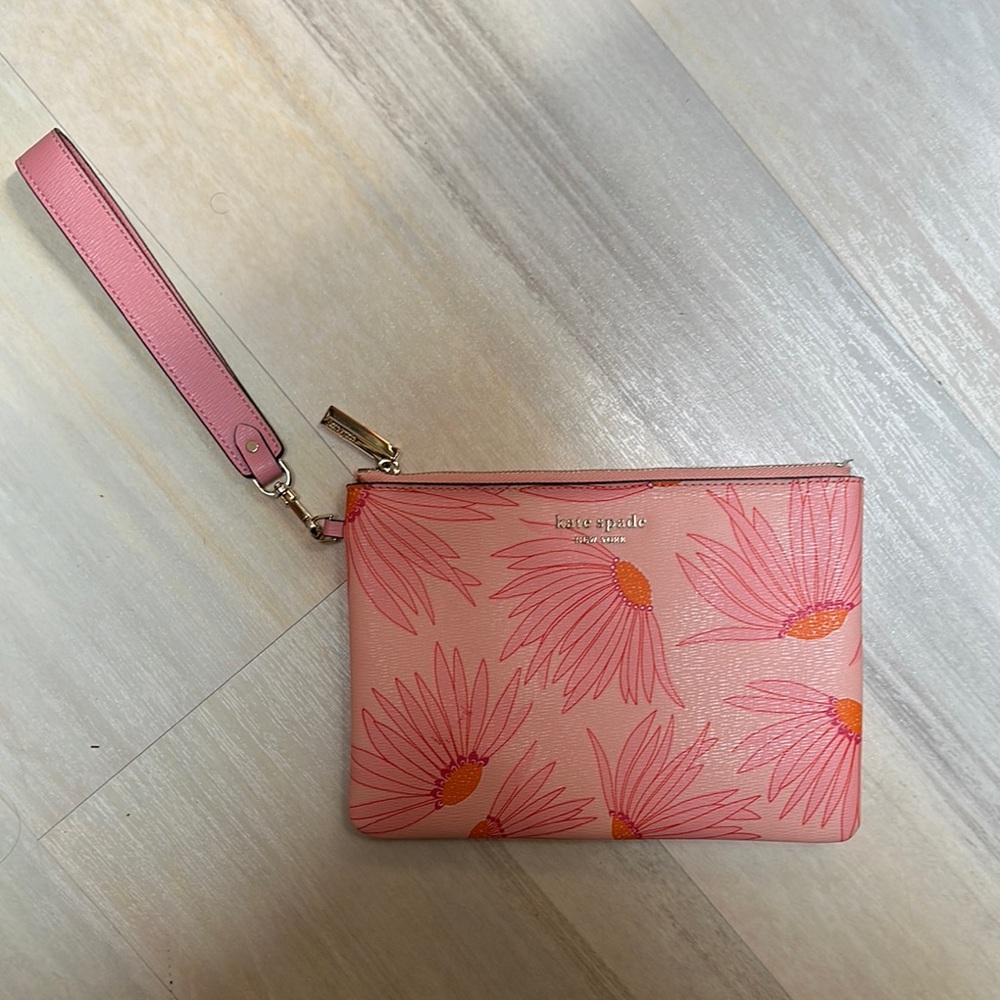 Kate Spade Daisy Wristlet